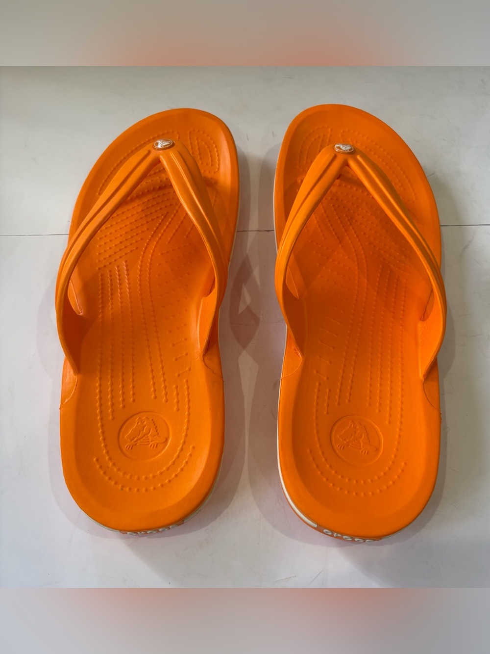 Crocs Crocband Flip Flops Men’s Size 12 Orange White Thong Sandals